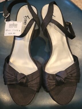 FIONI Clothing Black Satin Knot Front Heel Sandals